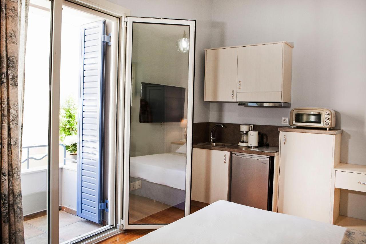 Lovely 1St Fl. Apt, With Balcony In Pagrati 아테네 외부 사진