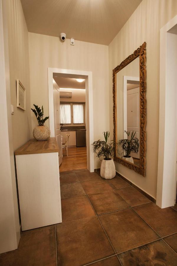 Lovely 1St Fl. Apt, With Balcony In Pagrati 아테네 외부 사진